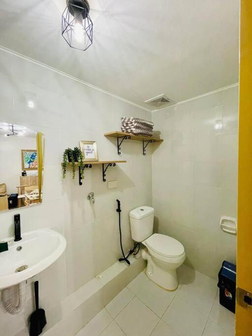 Spacious 2 Bedroom 42Sqm Condo Unit Iloilo Esterno foto